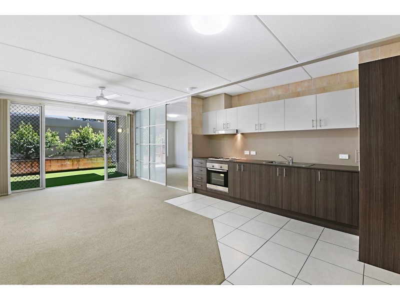 102a/96 High Street, Southport QLD 4215