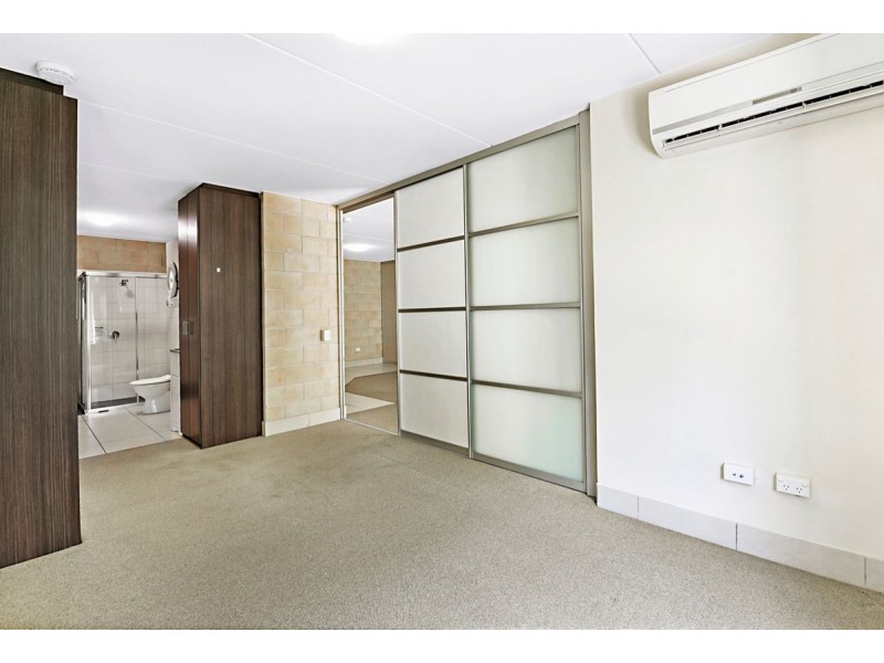 102a/96 High Street, Southport QLD 4215