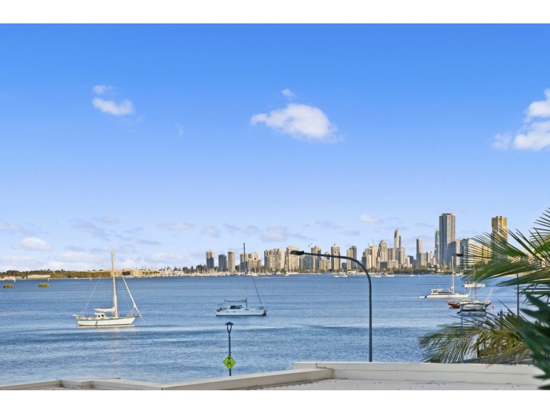7/326-342 Marine Parade, Labrador QLD 4215