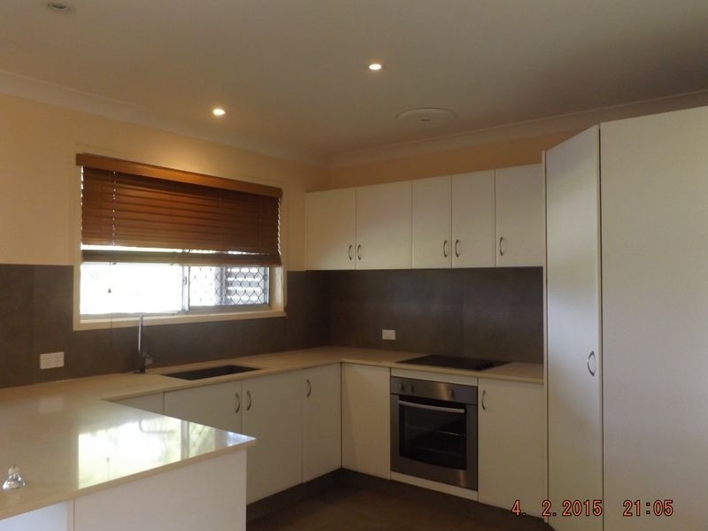 16 Kittani Crescent, Ashmore QLD 4214