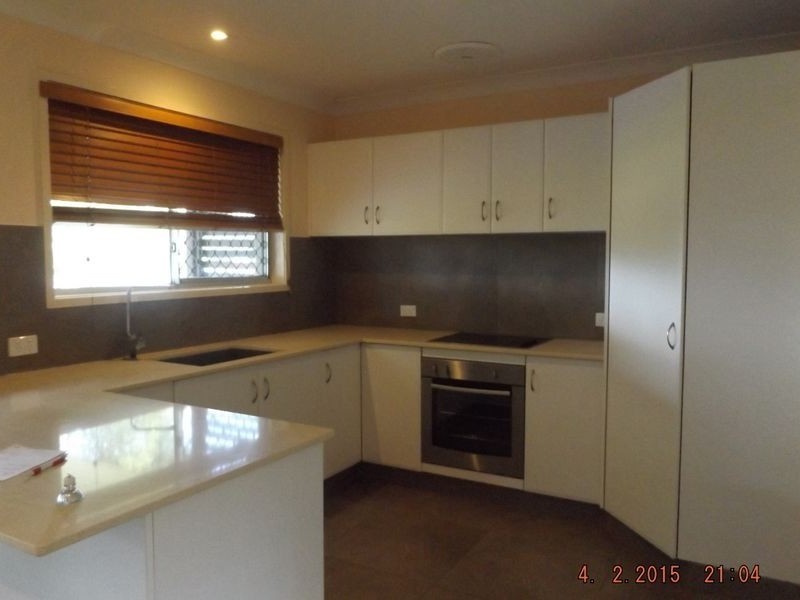 16 Kittani Crescent, Ashmore QLD 4214