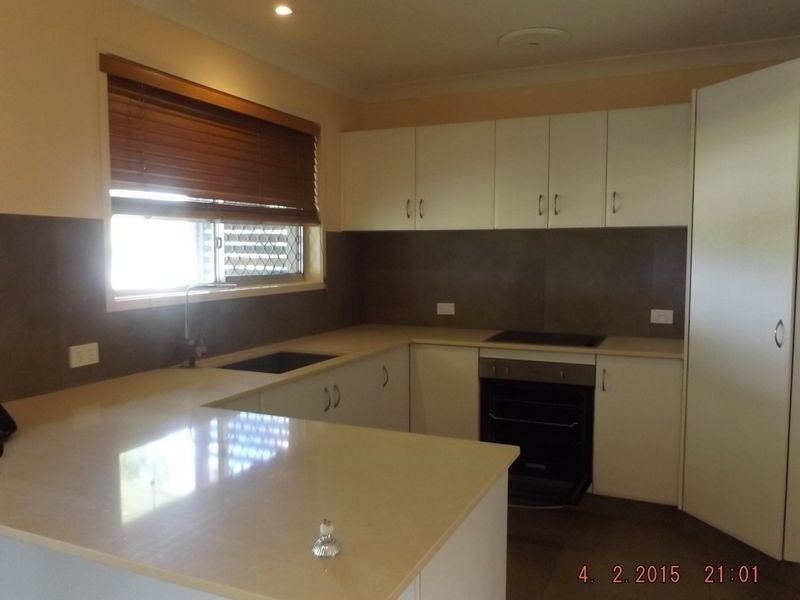 16 Kittani Crescent, Ashmore QLD 4214