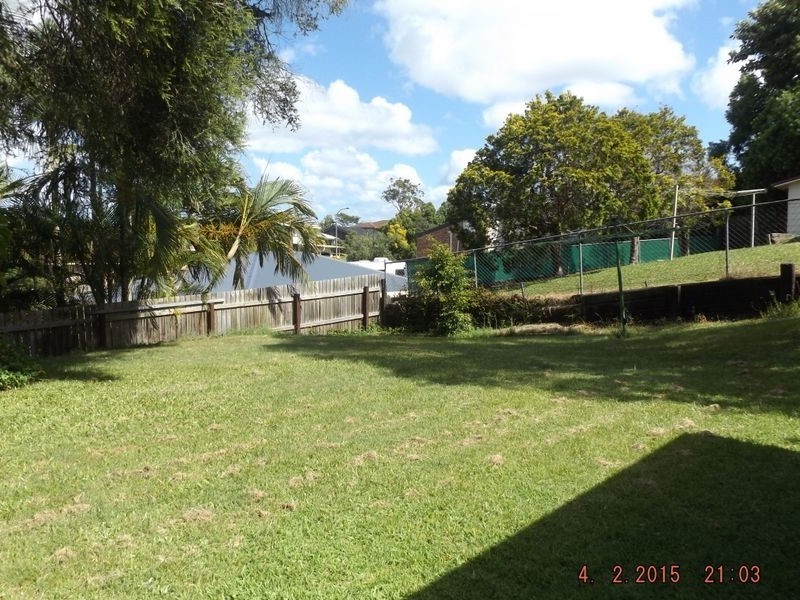 16 Kittani Crescent, Ashmore QLD 4214