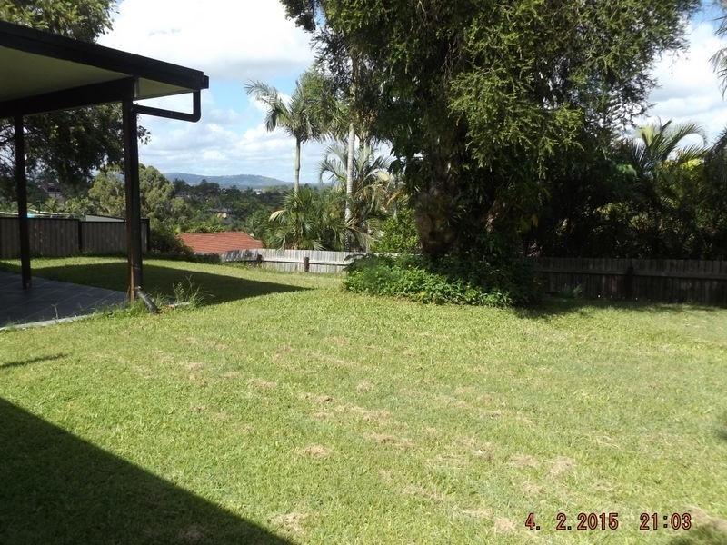 16 Kittani Crescent, Ashmore QLD 4214