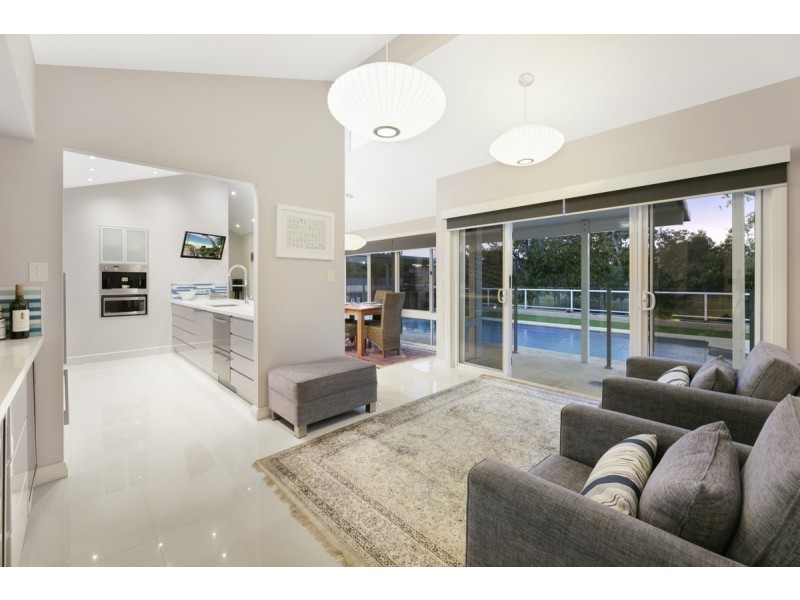 6 The Promontory, Helensvale QLD 4212