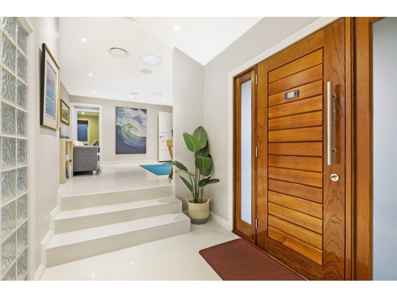 6 The Promontory, Helensvale QLD 4212