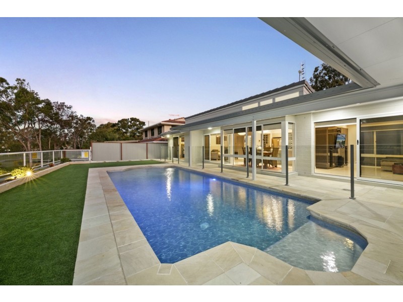 6 The Promontory, Helensvale QLD 4212