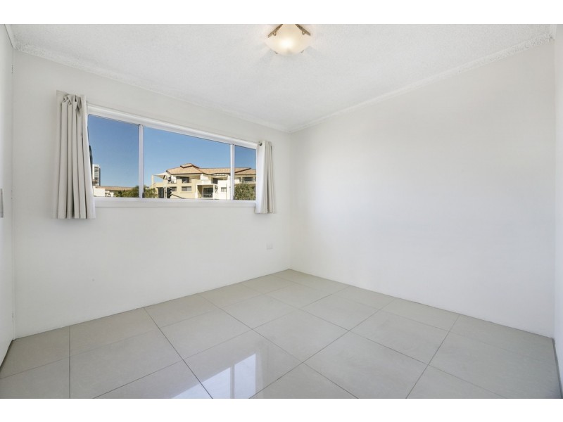 4/402 Marine Parade, Biggera Waters QLD 4216