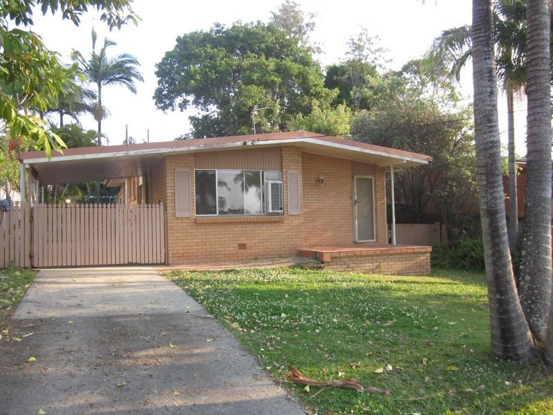 16 Nyora St, Southport QLD 4215