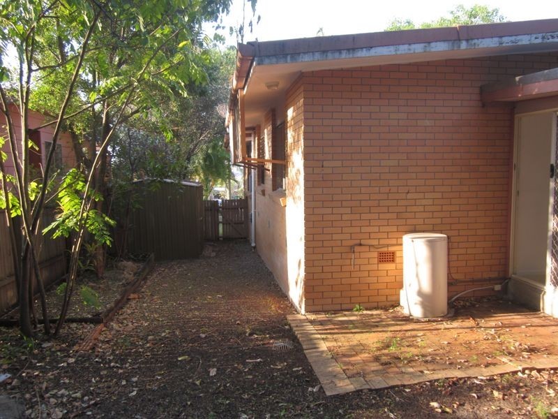 16 Nyora St, Southport QLD 4215