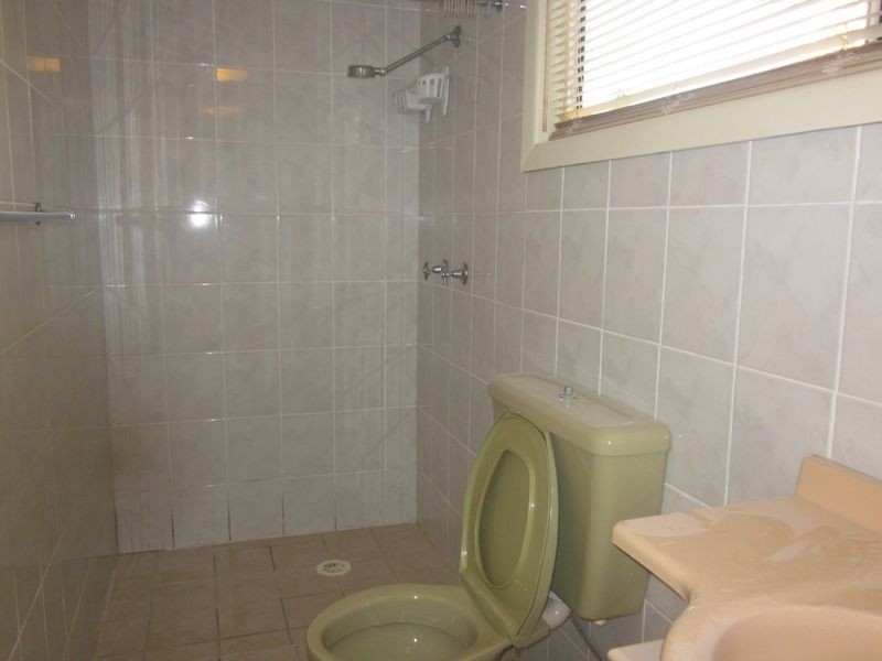 16 Nyora St, Southport QLD 4215