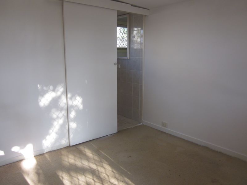 16 Nyora St, Southport QLD 4215