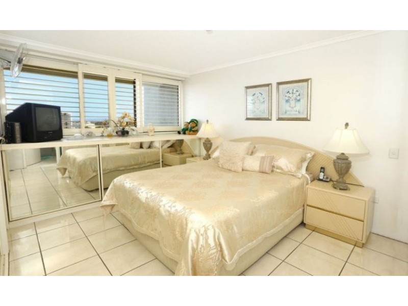 13e/10 Marine Parade, Southport QLD 4215
