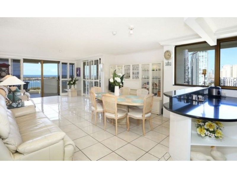 13e/10 Marine Parade, Southport QLD 4215