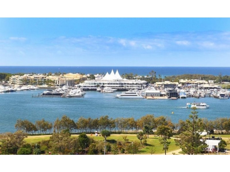 13e/10 Marine Parade, Southport QLD 4215