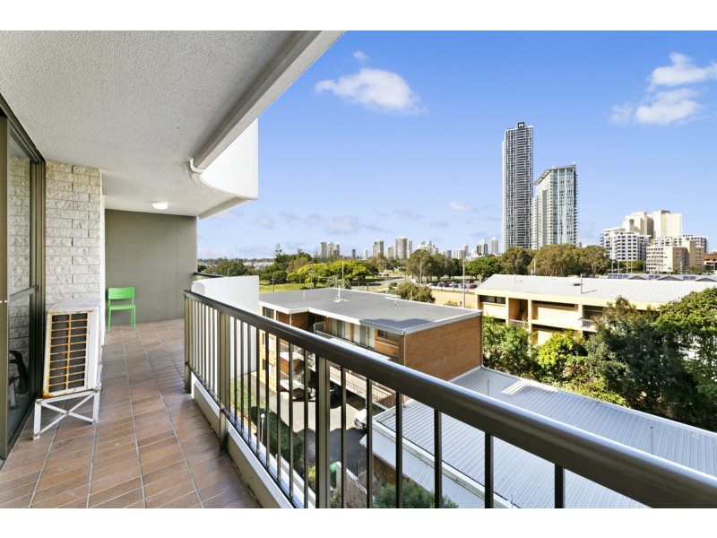 4D/10 Marine Parade, Southport QLD 4215