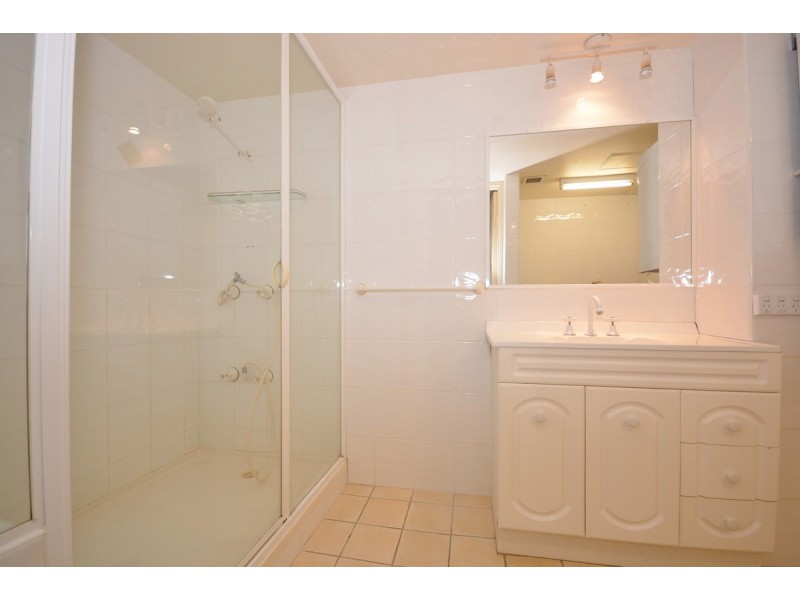 4D/10 Marine Parade, Southport QLD 4215