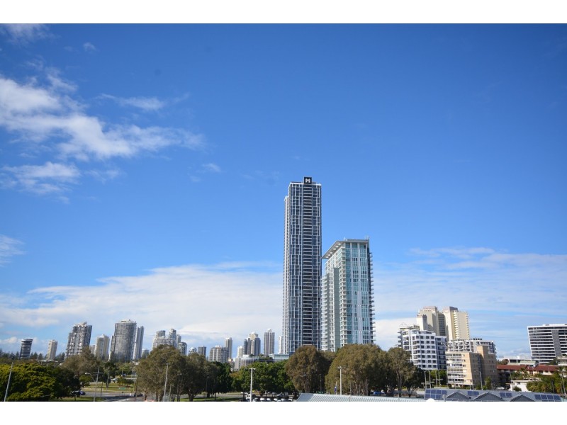 4D/10 Marine Parade, Southport QLD 4215