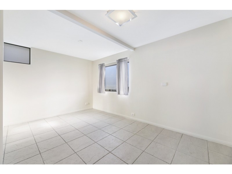 14 Stevens Street, Southport QLD 4215