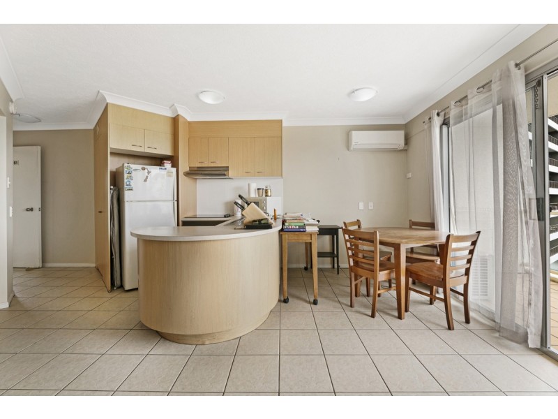 61/106-108 Marine Parade, Southport QLD 4215