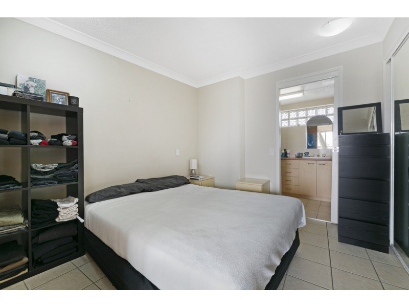 61/106-108 Marine Parade, Southport QLD 4215