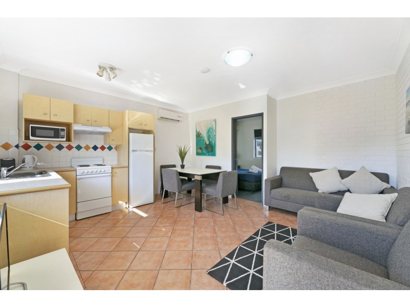 108/132 Marine Parade, Southport QLD 4215