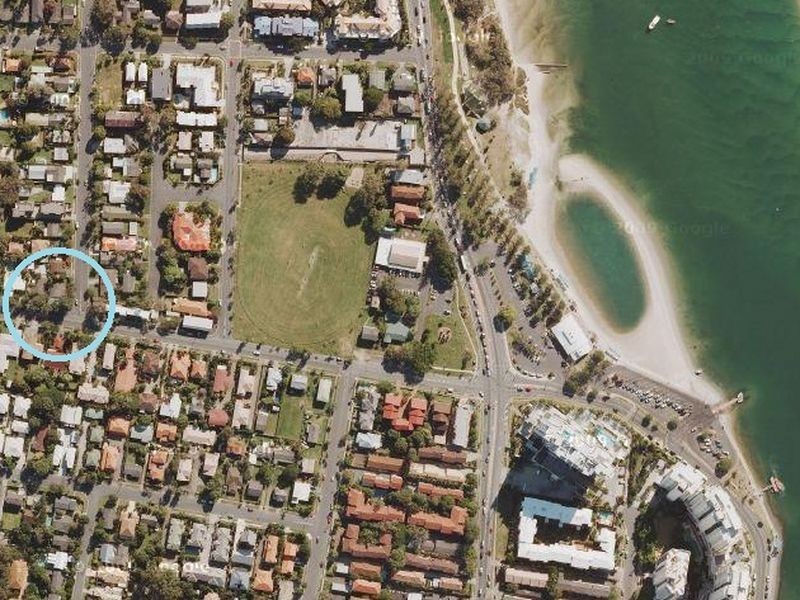 2 Middle Street, Labrador QLD 4215