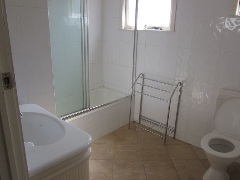 2 Middle Street, Labrador QLD 4215