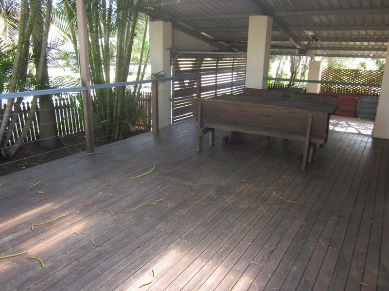 2 Middle Street, Labrador QLD 4215