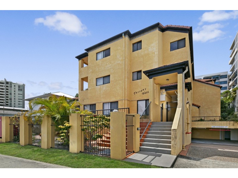 15/143 Frank Street, Labrador QLD 4215