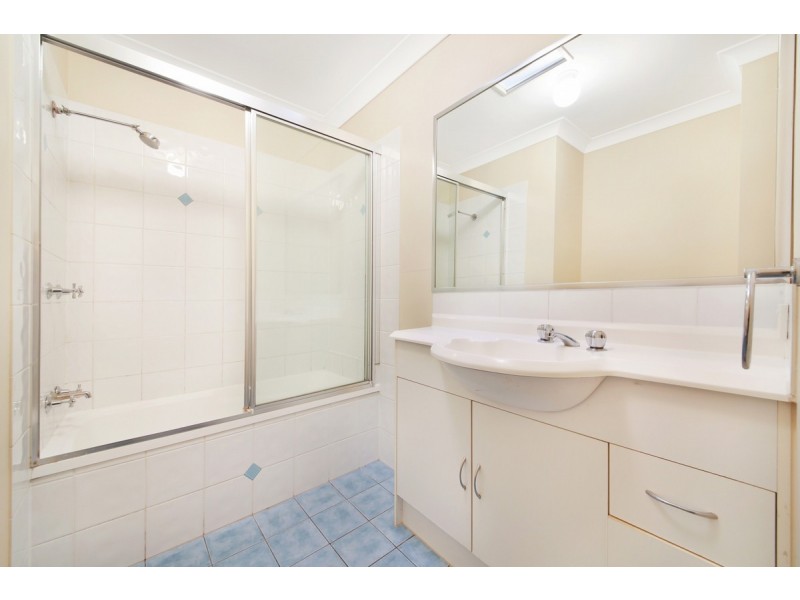 8/119 Pohlman Street, Southport QLD 4215