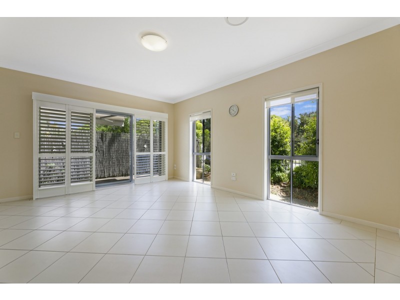 1/126 Pohlman Street, Southport QLD 4215