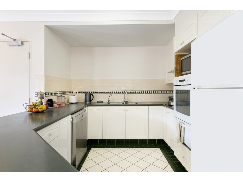 27/53 Bauer Street, Southport QLD 4215