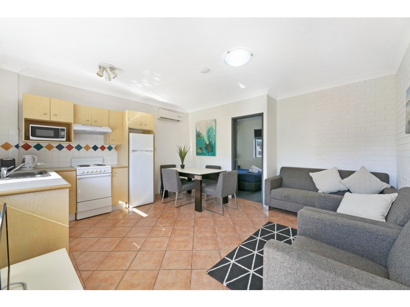 108/132 Marine Parade, Southport QLD 4215