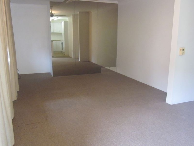 2/10 Lather Street, Southport QLD 4215