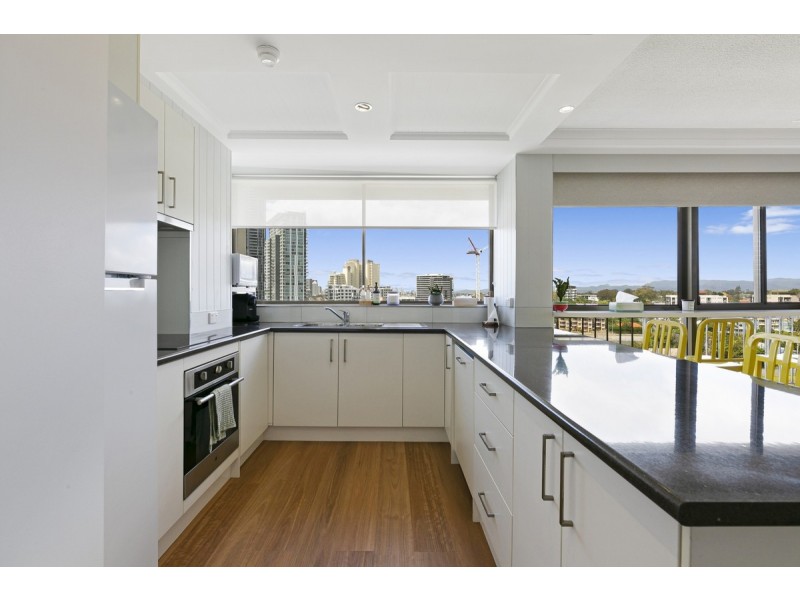 10c/10 Marine Parade, Southport QLD 4215