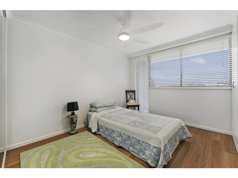 10c/10 Marine Parade, Southport QLD 4215