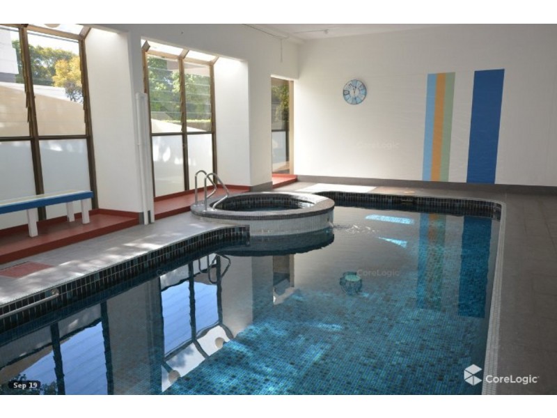 10c/10 Marine Parade, Southport QLD 4215