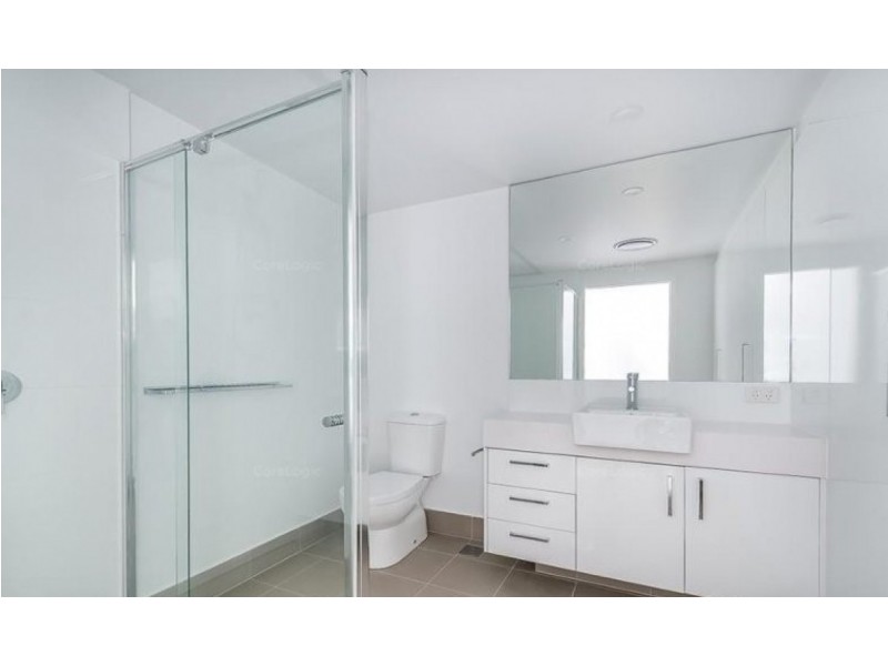 405/26 Spendelove Avenue, Southport QLD 4215