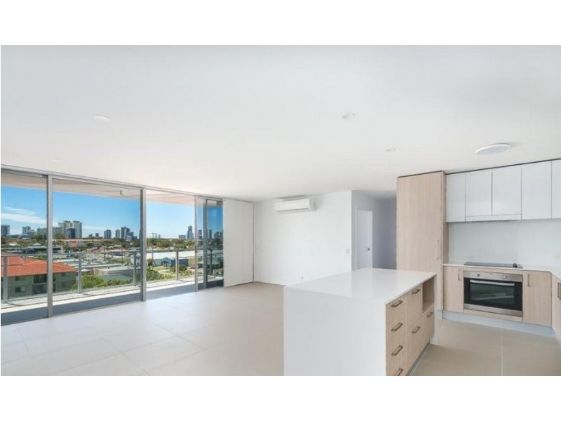 405/26 Spendelove Avenue, Southport QLD 4215