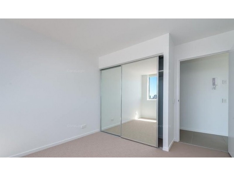 405/26 Spendelove Avenue, Southport QLD 4215