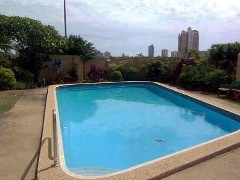 12/2 T E Peters Drive, Broadbeach QLD 4218