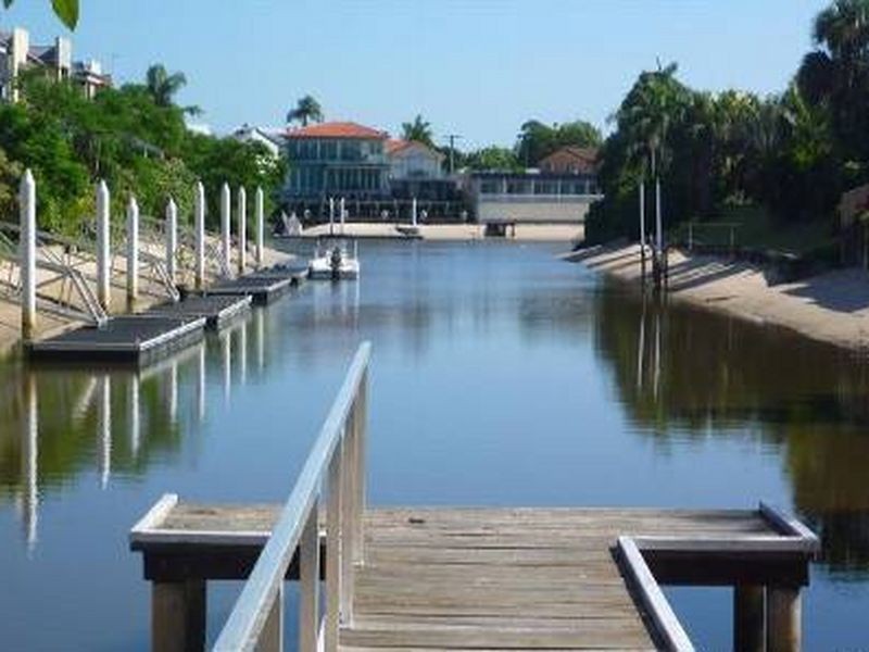 12/2 T E Peters Drive, Broadbeach QLD 4218