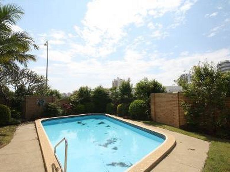 12/2 T E Peters Drive, Broadbeach QLD 4218