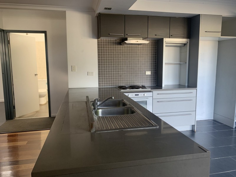 130 Falconer Street, Southport QLD 4215