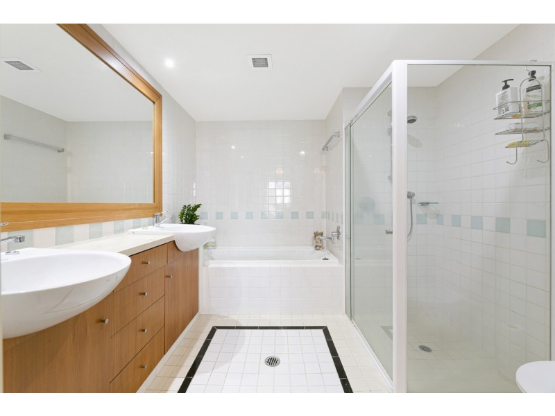 4112/1 Archer Hill Drive “Royal Pines”, Benowa QLD 4217