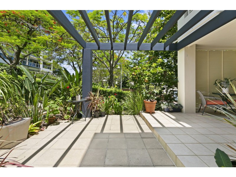 4112/1 Archer Hill Drive “Royal Pines”, Benowa QLD 4217