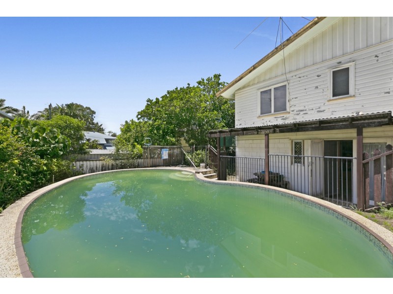 53 Kindra Avenue, Southport QLD 4215