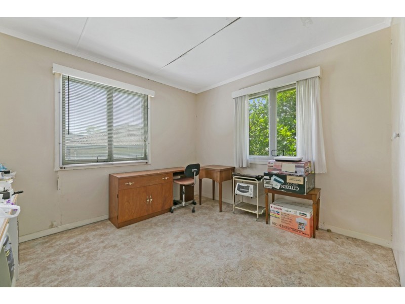 53 Kindra Avenue, Southport QLD 4215