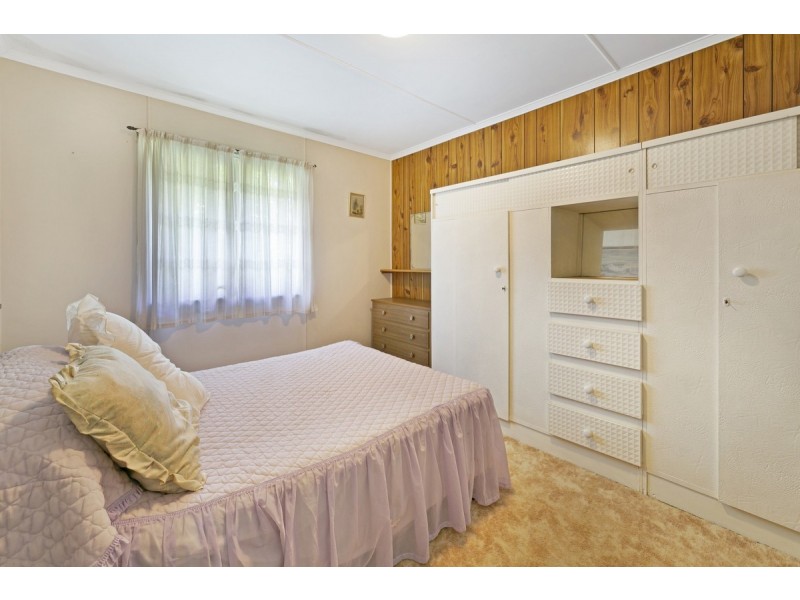 53 Kindra Avenue, Southport QLD 4215